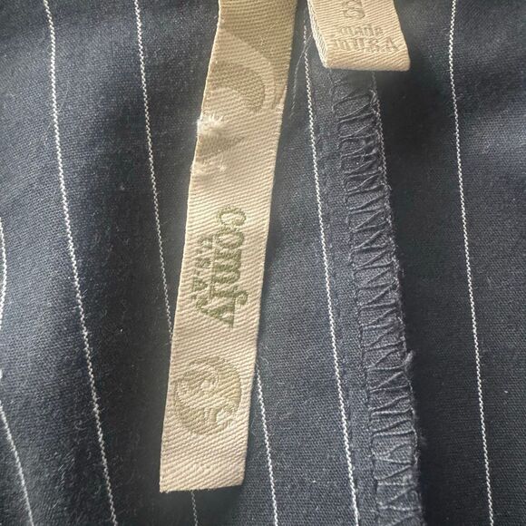 Comfy USA Pinstriped Asymmetrical Button Up Size S - Picture 4 of 6